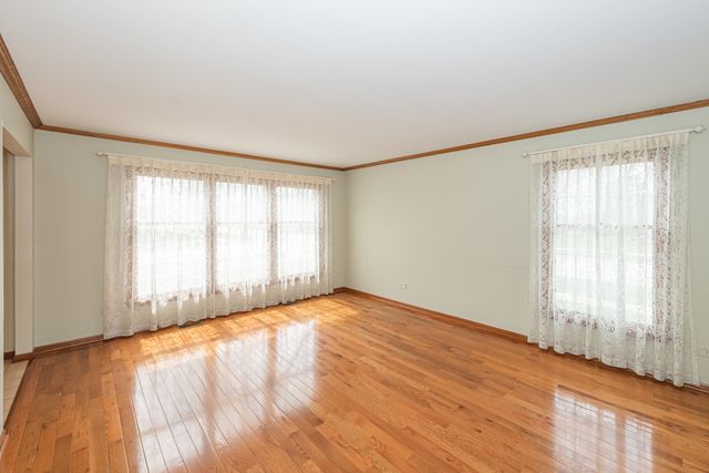 1404 Halifax Drive, Mundelein, IL 60060