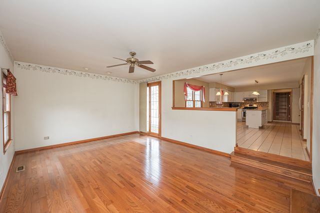 1404 Halifax Drive, Mundelein, IL 60060