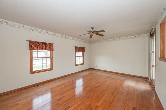 1404 Halifax Drive, Mundelein, IL 60060