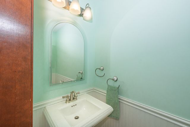 1404 Halifax Drive, Mundelein, IL 60060