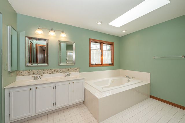 1404 Halifax Drive, Mundelein, IL 60060