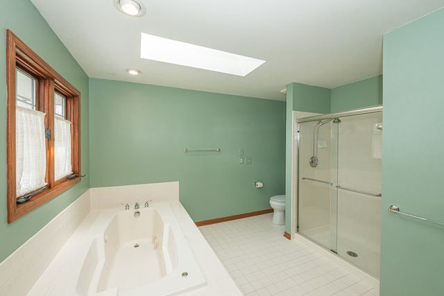 1404 Halifax Drive, Mundelein, IL 60060