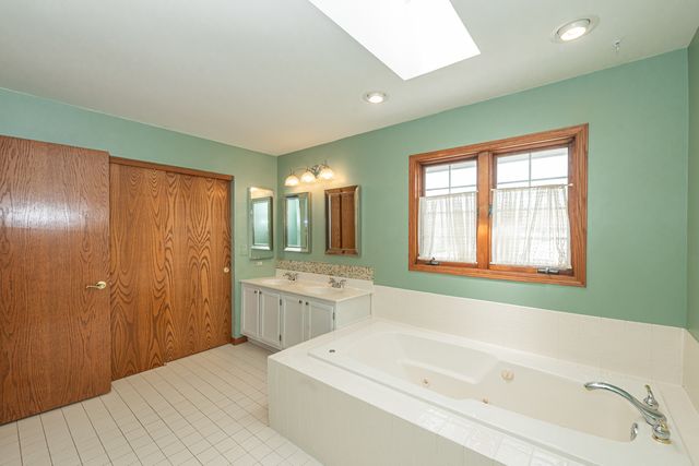 1404 Halifax Drive, Mundelein, IL 60060