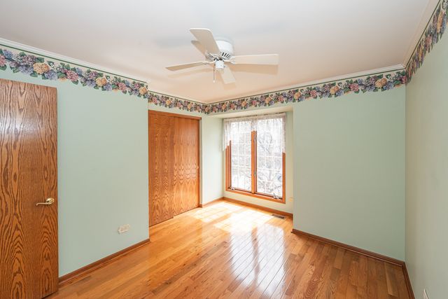 1404 Halifax Drive, Mundelein, IL 60060