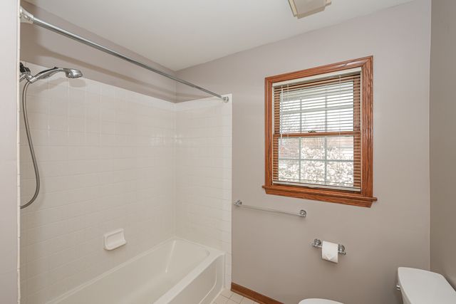 1404 Halifax Drive, Mundelein, IL 60060