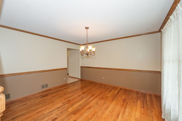 1404 Halifax Drive, Mundelein, IL 60060