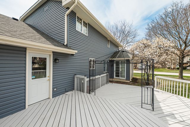 1404 Halifax Drive, Mundelein, IL 60060