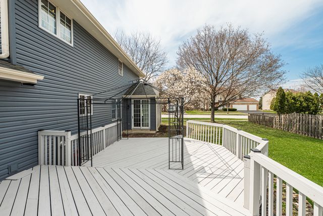 1404 Halifax Drive, Mundelein, IL 60060