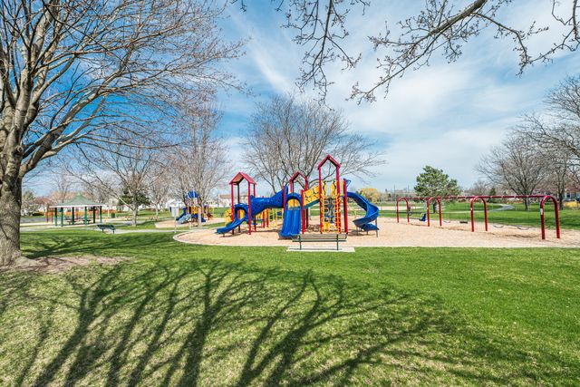 1404 Halifax Drive, Mundelein, IL 60060