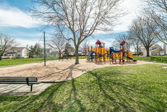 1404 Halifax Drive, Mundelein, IL 60060