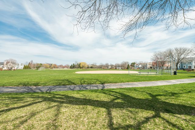 1404 Halifax Drive, Mundelein, IL 60060