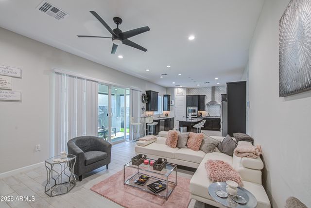 5133 E ANDERSON Drive, Scottsdale, AZ 85254