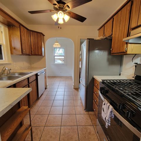 2750 14th Avenue, Moline, IL 61265