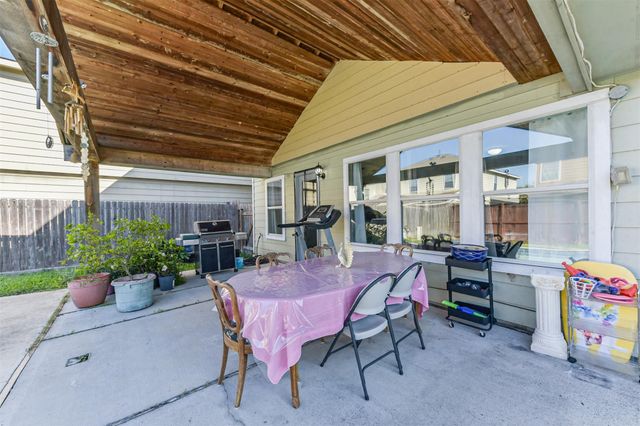 7015 Falling Cherry Place, Houston, TX 77049