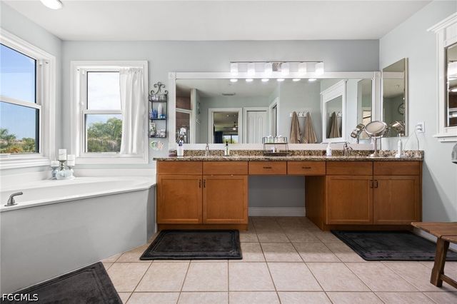 16450 Oakview CIR, Alva, FL 33920