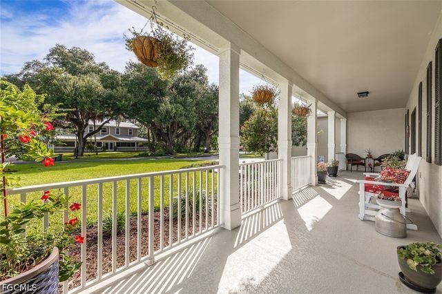16450 Oakview CIR, Alva, FL 33920