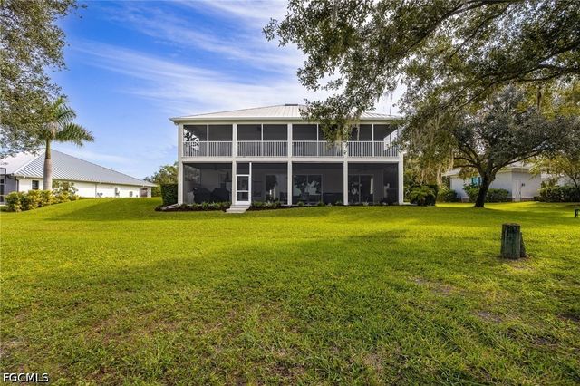16450 Oakview CIR, Alva, FL 33920