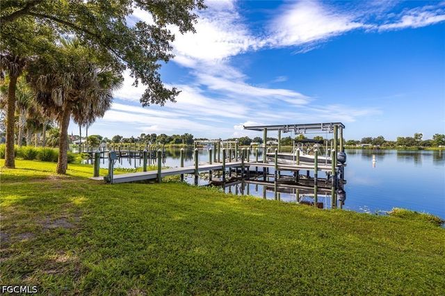 16450 Oakview CIR, Alva, FL 33920