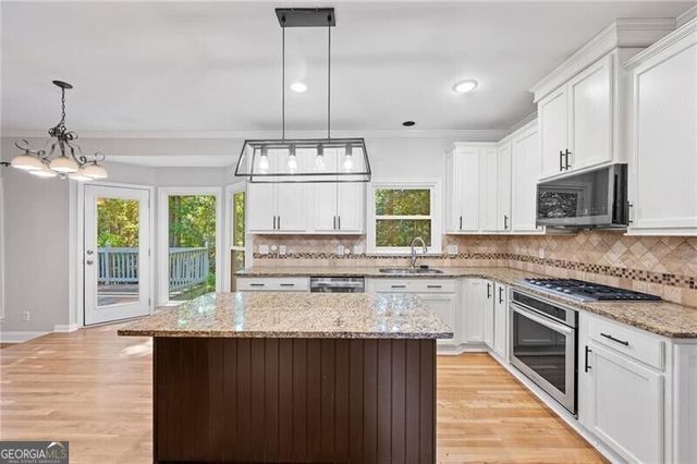 3993 Ironhill Lane, Woodstock, GA 30189