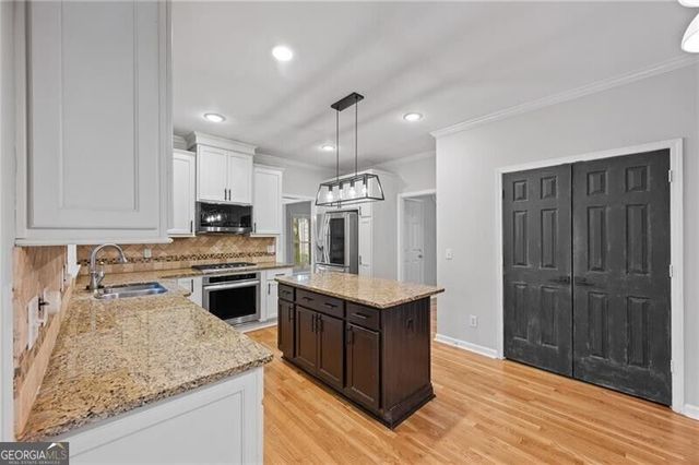 3993 Ironhill Lane, Woodstock, GA 30189