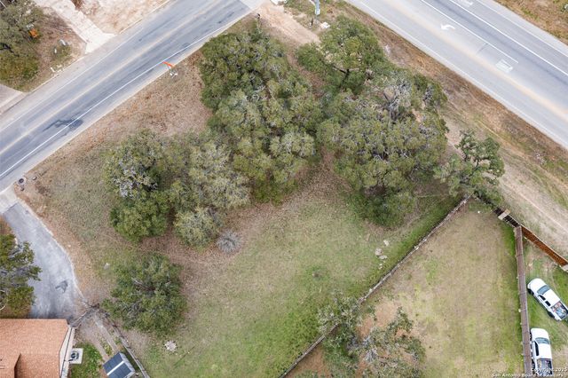 7190 FAIR OAKS PKWY, Boerne, TX 78015