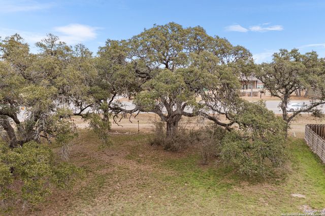 7190 FAIR OAKS PKWY, Boerne, TX 78015