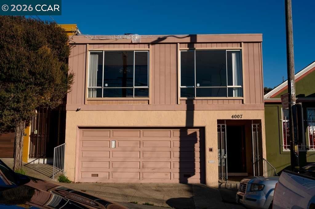 Image 1 of property listing at 4007 4007 Folsom St, San Francisco, CA 94110