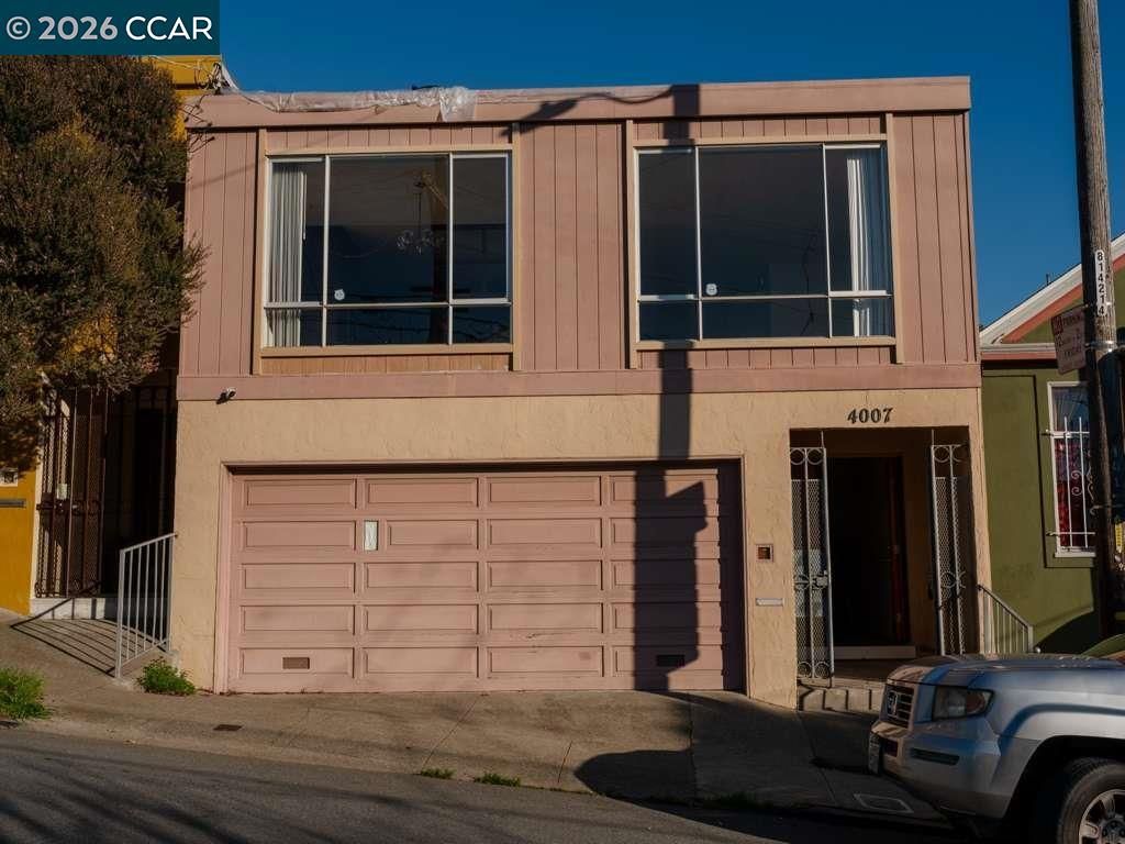 Image 3 of property listing at 4007 4007 Folsom St, San Francisco, CA 94110