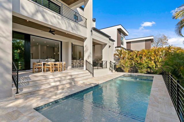 5104 W PLATT STREET, Tampa, FL 33609