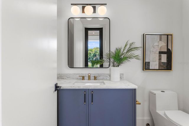 5104 W PLATT STREET, Tampa, FL 33609