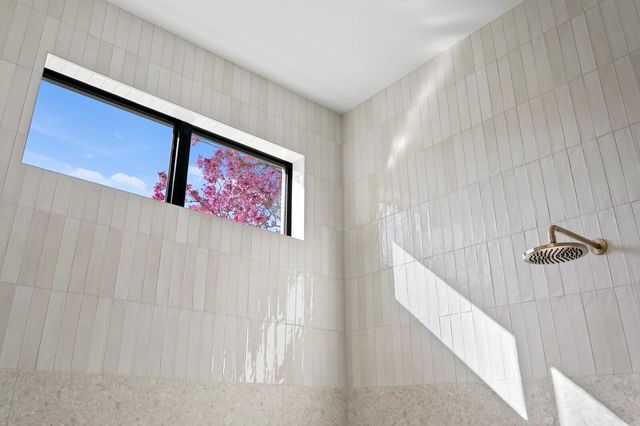 5104 W PLATT STREET, Tampa, FL 33609