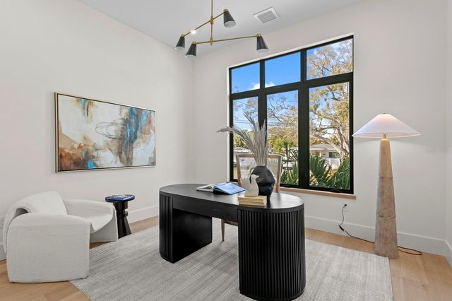 5104 W PLATT STREET, Tampa, FL 33609