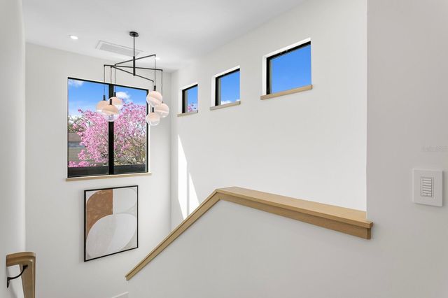 5104 W PLATT STREET, Tampa, FL 33609