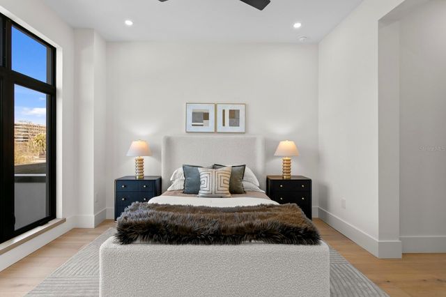 5104 W PLATT STREET, Tampa, FL 33609