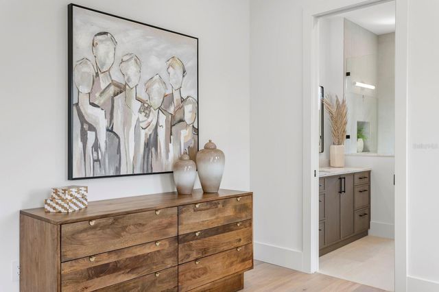 5104 W PLATT STREET, Tampa, FL 33609