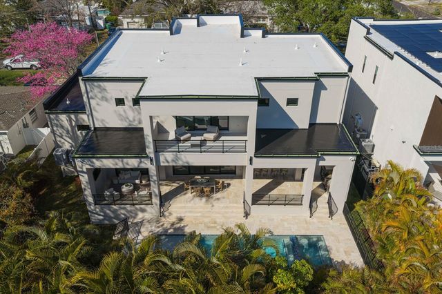 5104 W PLATT STREET, Tampa, FL 33609