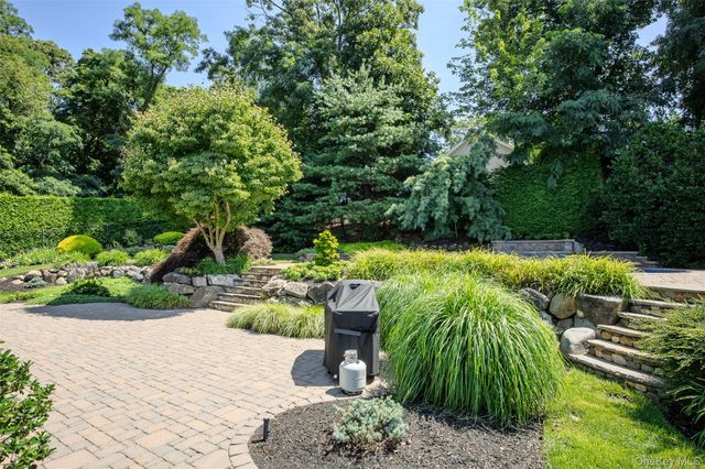 5 Soundview Drive, Rocky Point, NY 11778