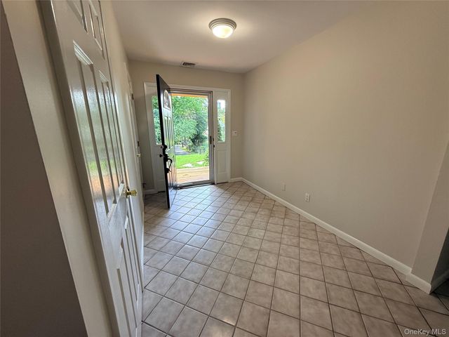 5 Soundview Drive, Rocky Point, NY 11778