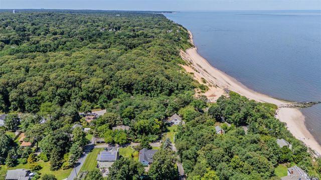 5 Soundview Drive, Rocky Point, NY 11778
