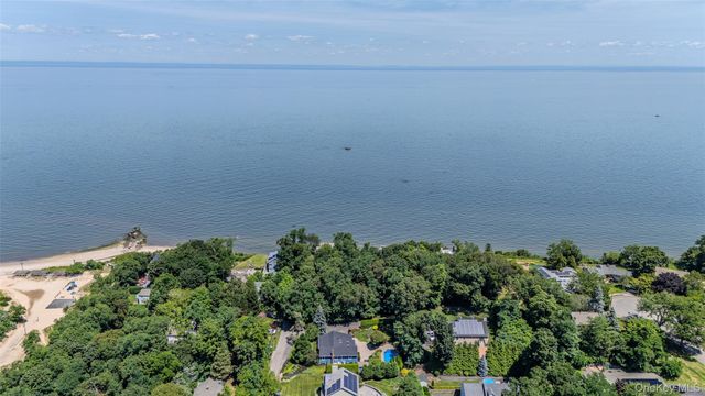 5 Soundview Drive, Rocky Point, NY 11778