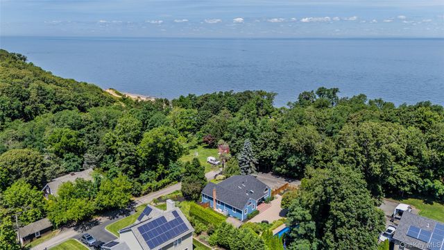 5 Soundview Drive, Rocky Point, NY 11778