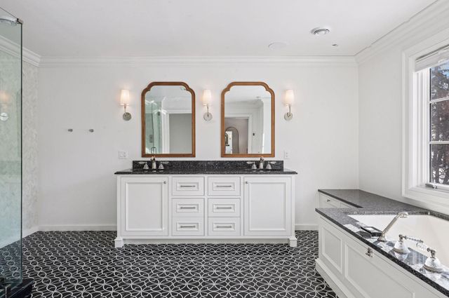 4929 E Sunnyslope Road, Edina, MN 55424