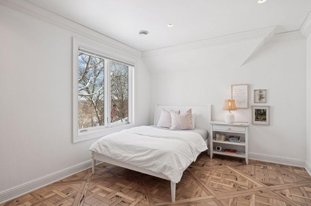 4929 E Sunnyslope Road, Edina, MN 55424