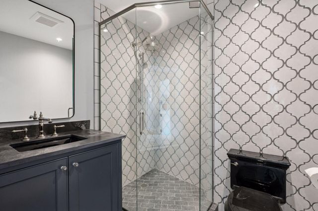 4929 E Sunnyslope Road, Edina, MN 55424