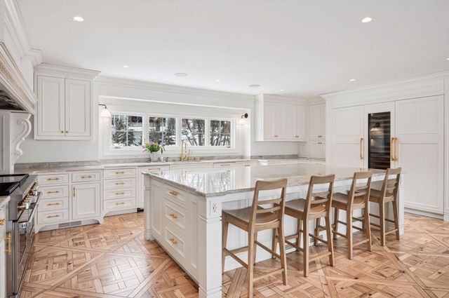 4929 E Sunnyslope Road, Edina, MN 55424