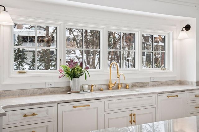 4929 E Sunnyslope Road, Edina, MN 55424