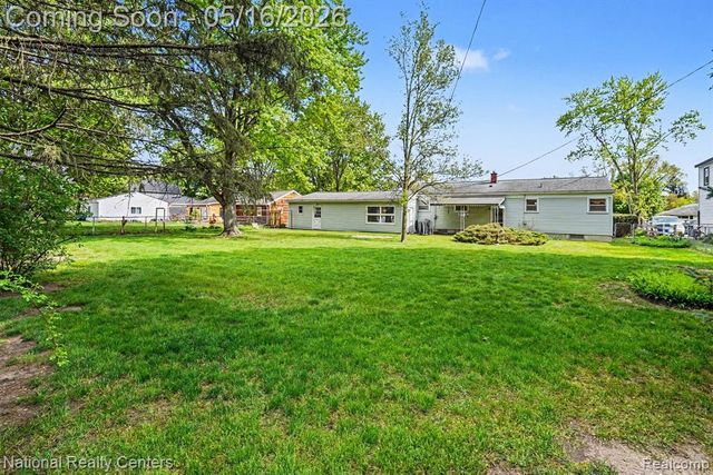 5850 Eldridge Drive, Waterford, MI 48327