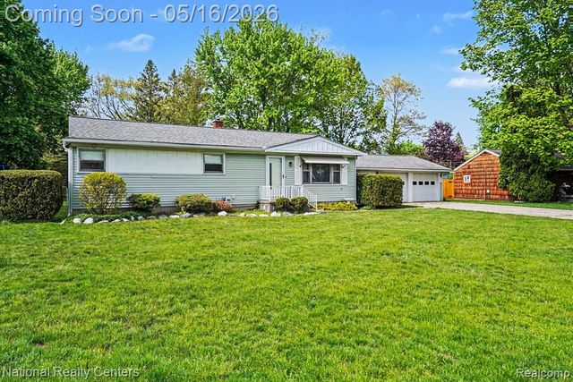 5850 Eldridge Drive, Waterford, MI 48327