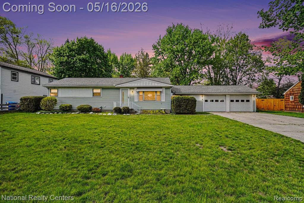 5850 Eldridge Drive, Waterford, MI 48327