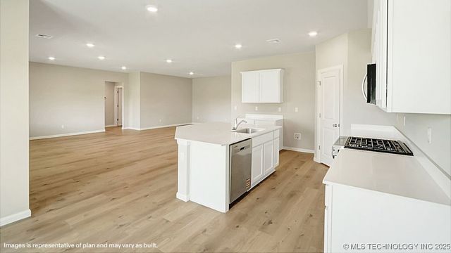 22727 E 106th Place S, Broken Arrow, OK 74014